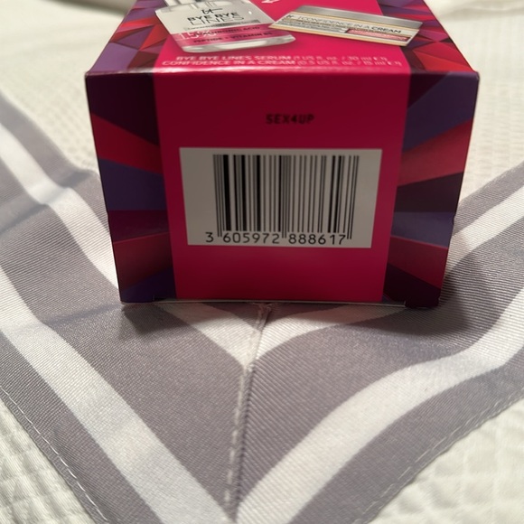 NEW iT Cosmetics YOUR SKIN SMOOTHING ESSENTIALS SKINCARE GIFT SET - Picture 9 of 11